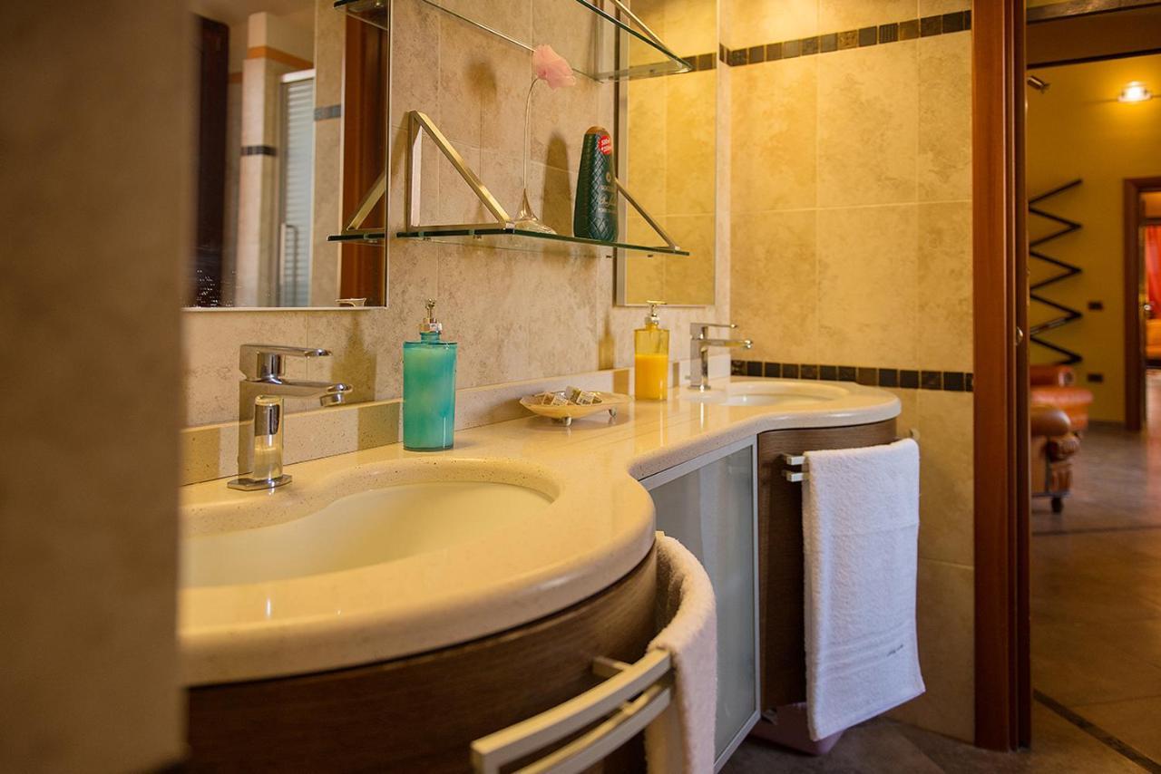 Luxury Home Bosa Apartment Esterno foto